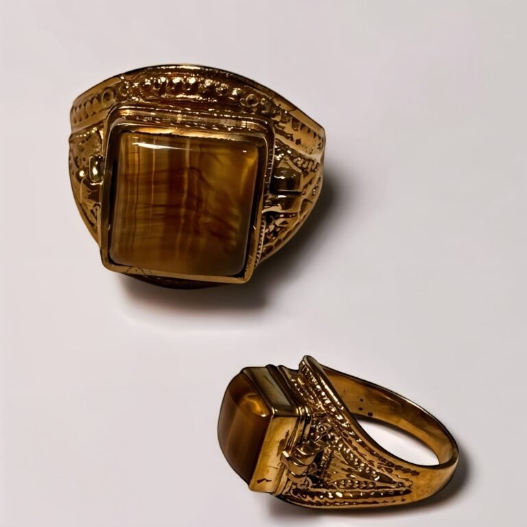 Anillo Dorado con Piedra Ojo de Tigre / Poder, Protección y Confianza